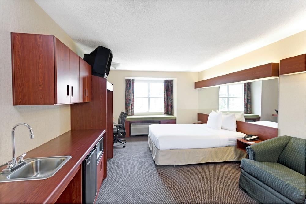 Microtel Inn & Suites By Wyndham Perimeter Center ساندي سبرينغز المظهر الخارجي الصورة