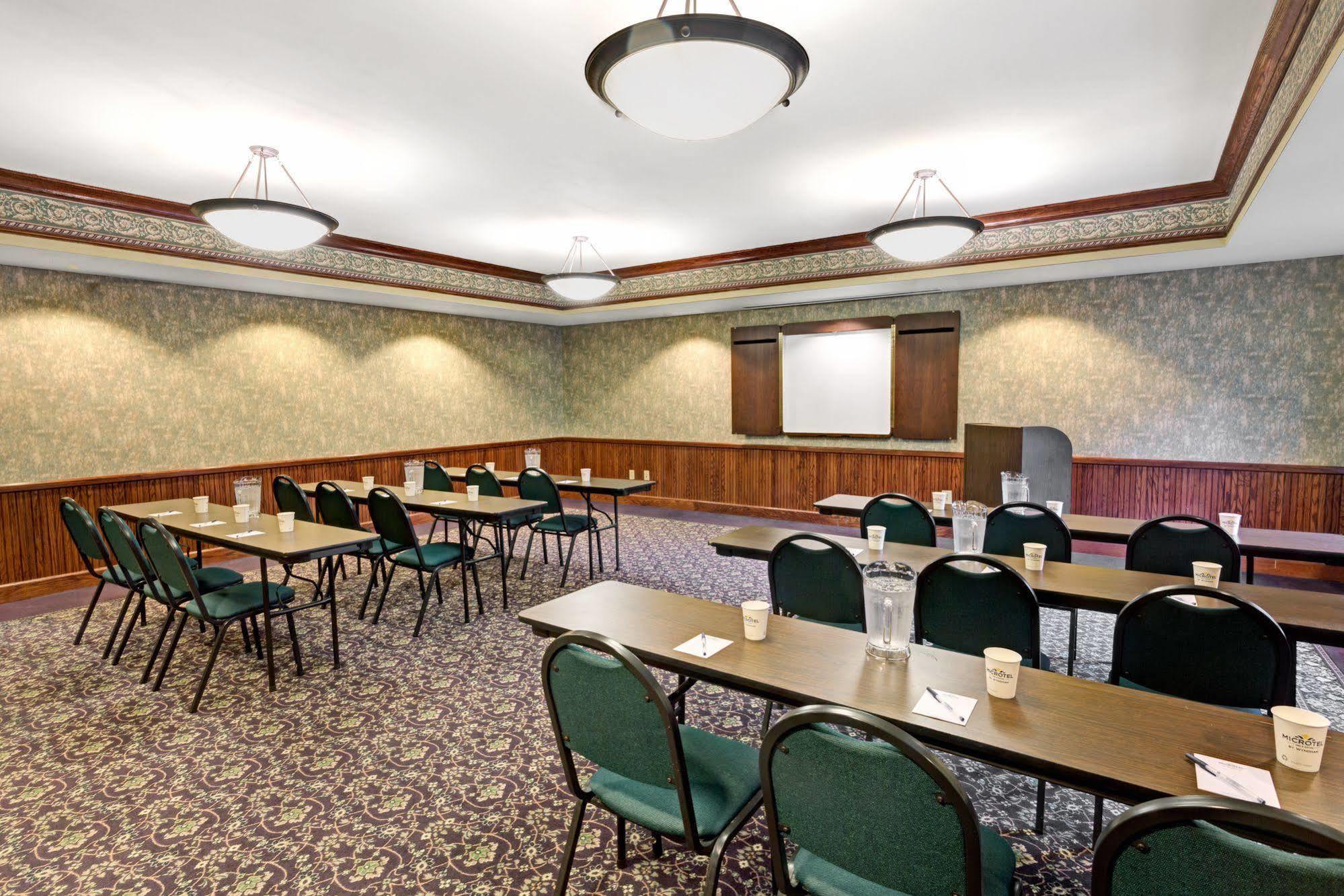Microtel Inn & Suites By Wyndham Perimeter Center ساندي سبرينغز المظهر الخارجي الصورة